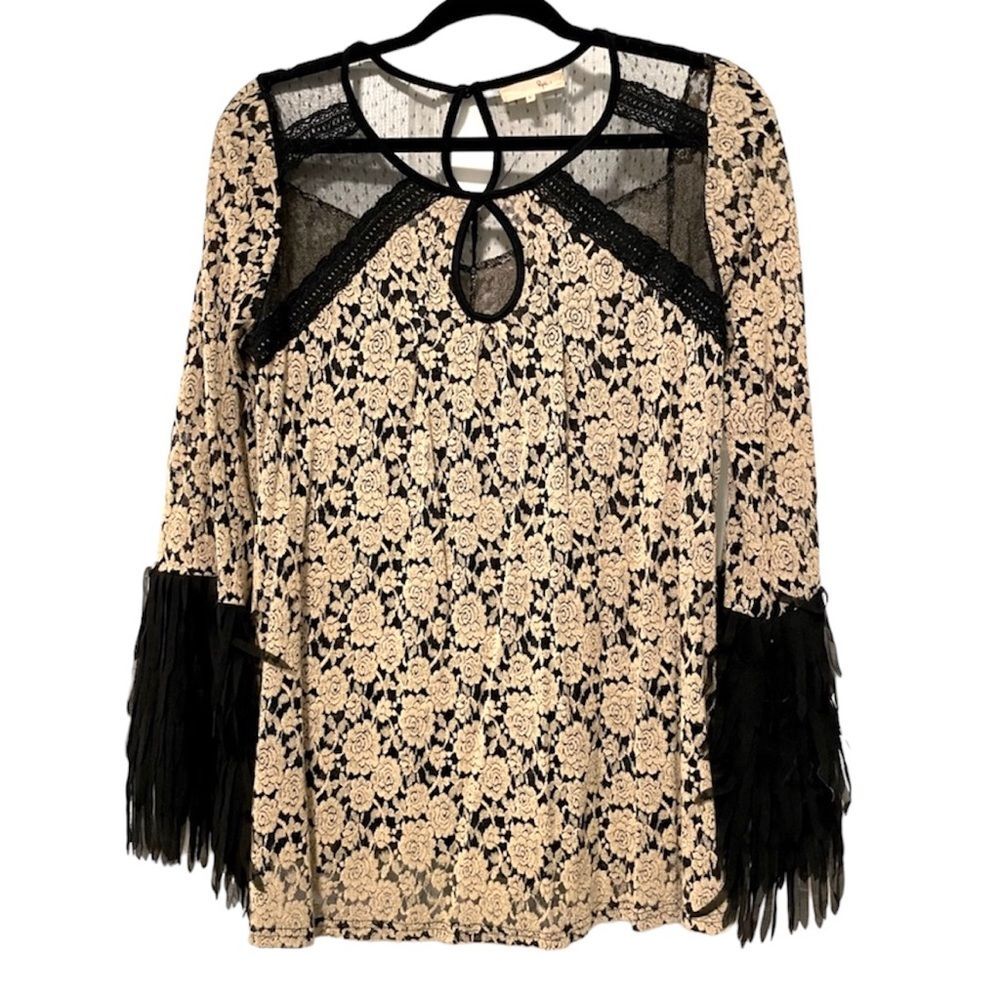 Ryu 1970's Style Lace Body Fringe Sleeve Blouse Cream Black. Size S (fits 14/16)